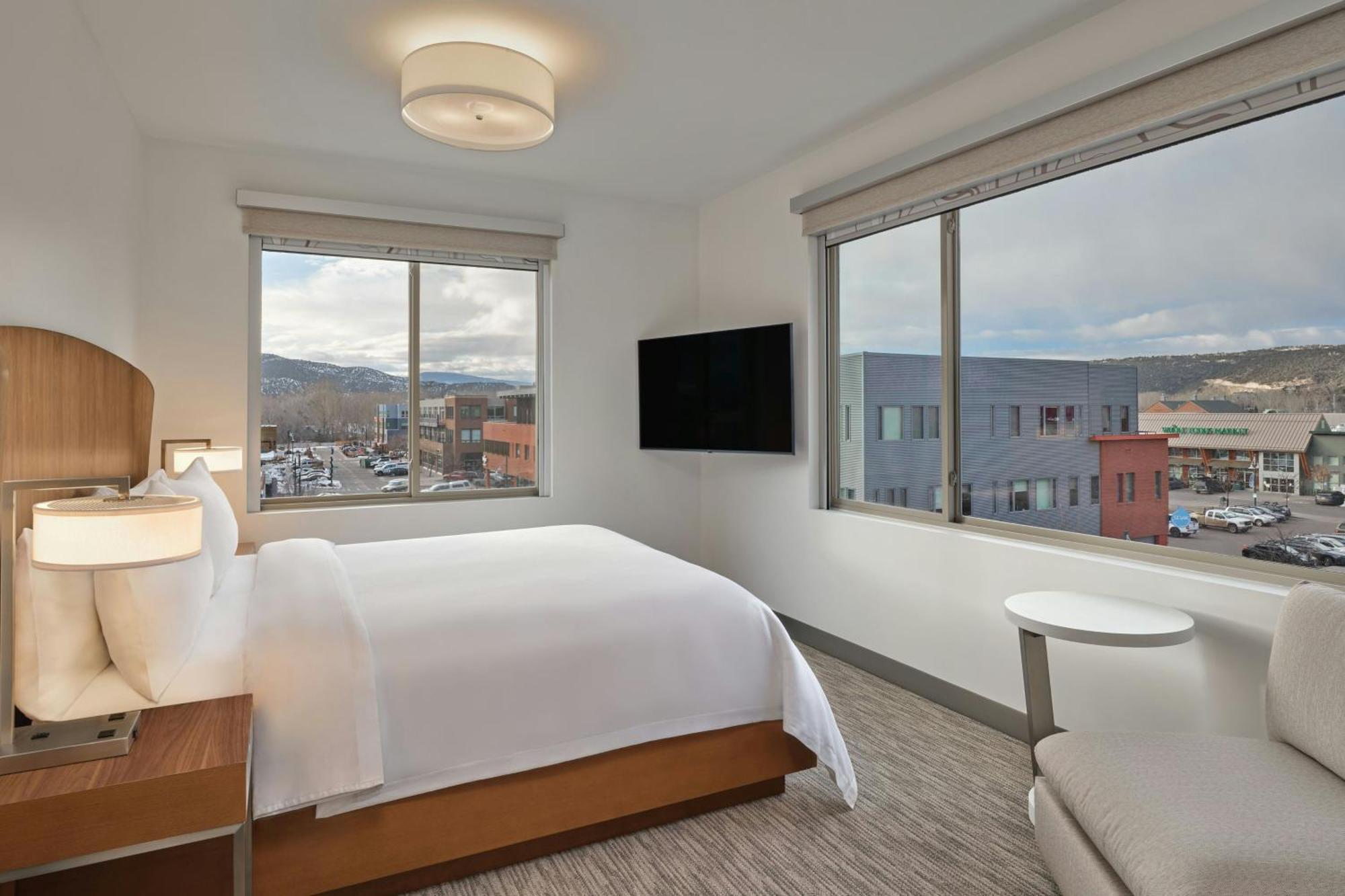 One-Bedroom Executive Corner King Suite with Sofa Bed,1655292869:JPEG